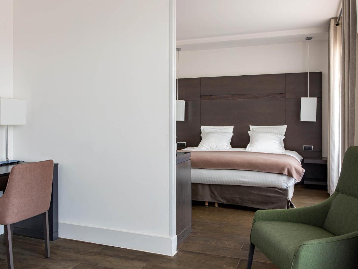 Suite with Terrace,1396124147:JPEG
